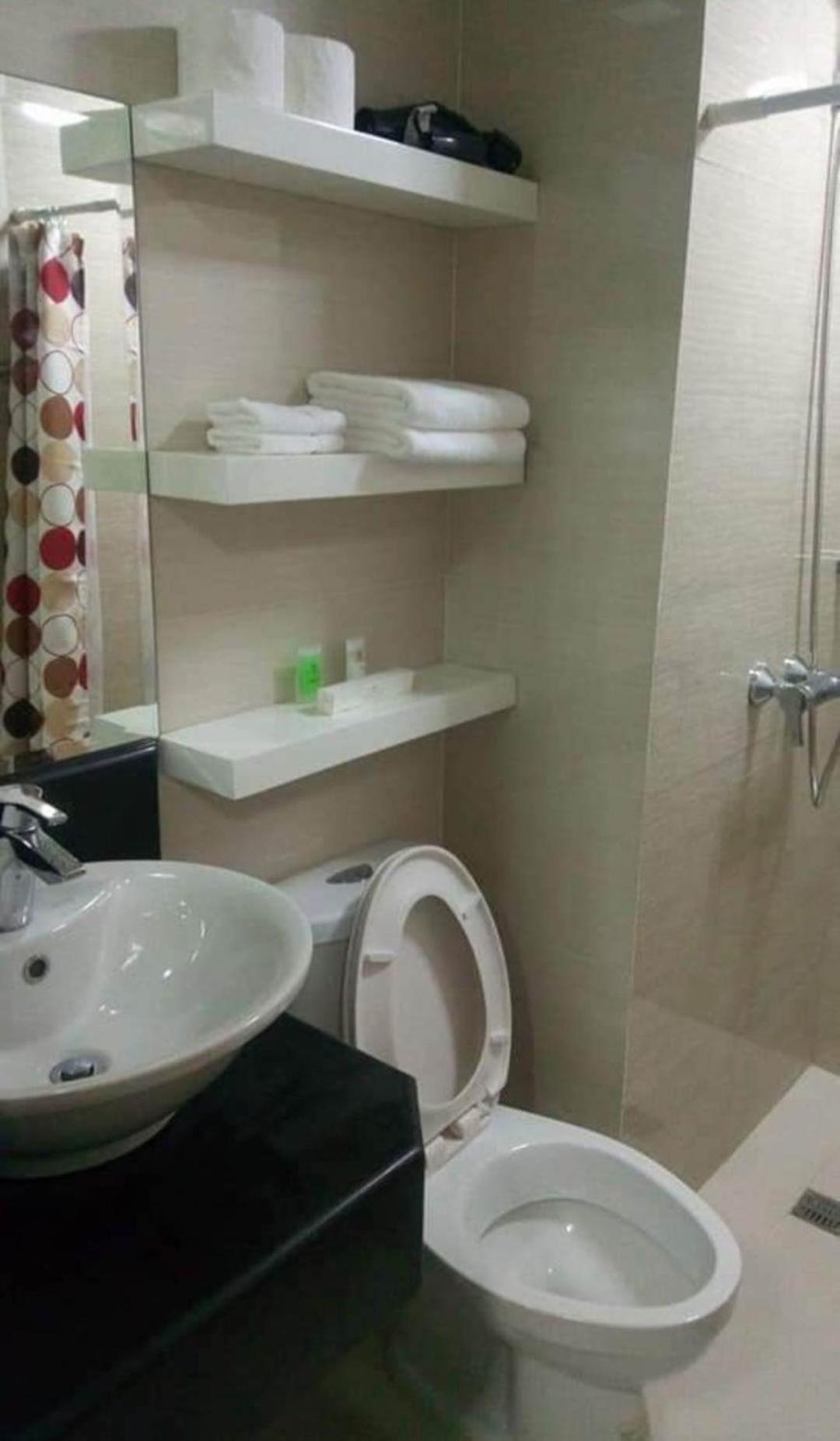 Pasay Condotel Near Naia Terminal 3 מראה חיצוני תמונה